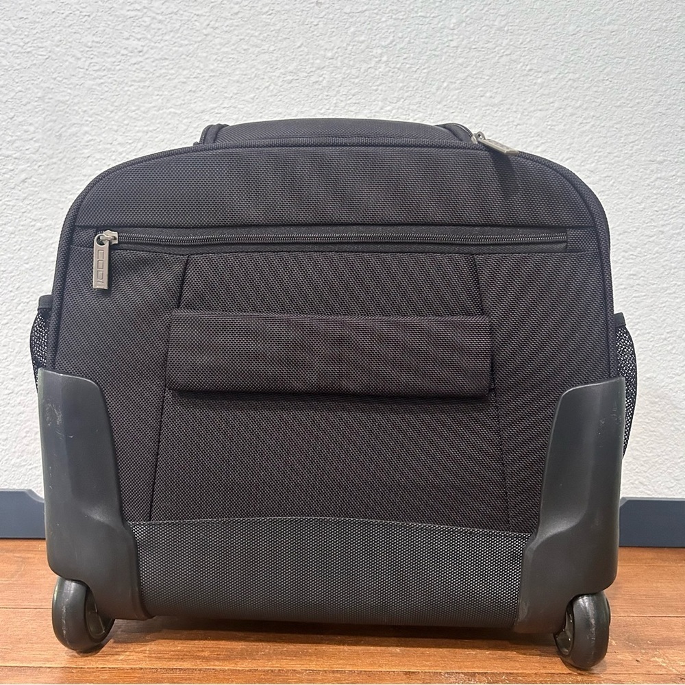 CODi Mobile Lite Wheeled Case - 15.4” - Picture 7 of 13